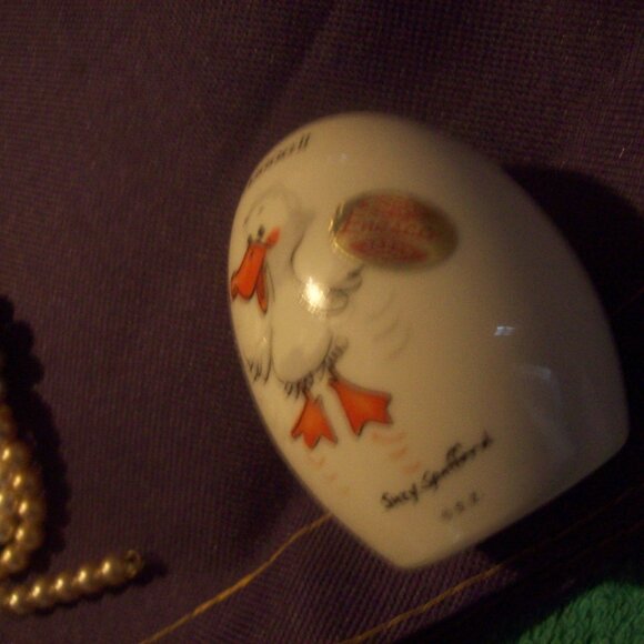 Suzy's Zoo Enesco Ceramic Egg Figure Wheeeeee!!!! by Suzy Spafford dated 1976- - Picture 5 of 5